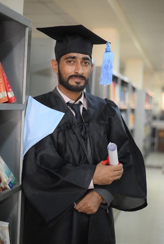 Dr.Muzammil Khan - Biology tutor