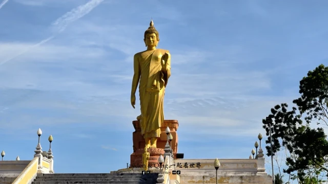Wat Phikulthong3.webp