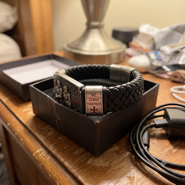 Wearing bracelet at steering wheel
