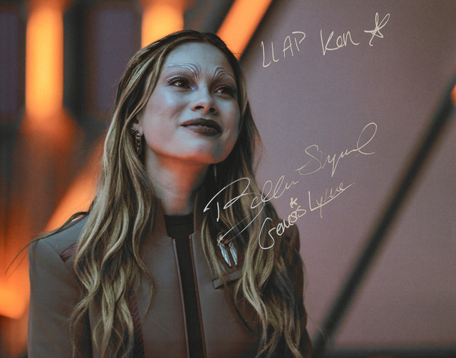 Bella Shepard autograph