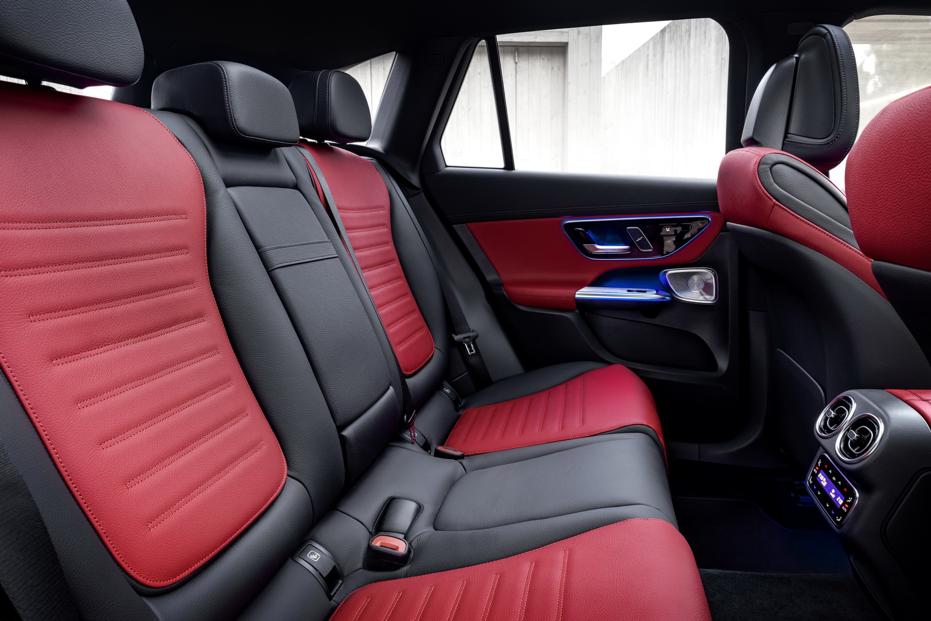 2023-Mercedes-Benz-GLC-66