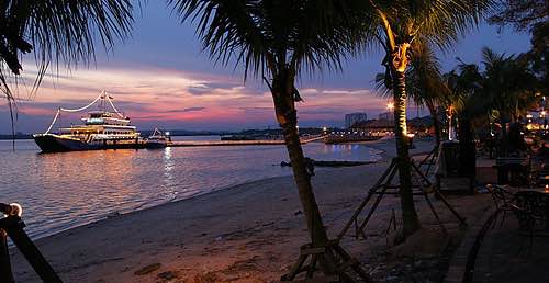 Danga Bay 2rooms 2bath for Rent Seaview