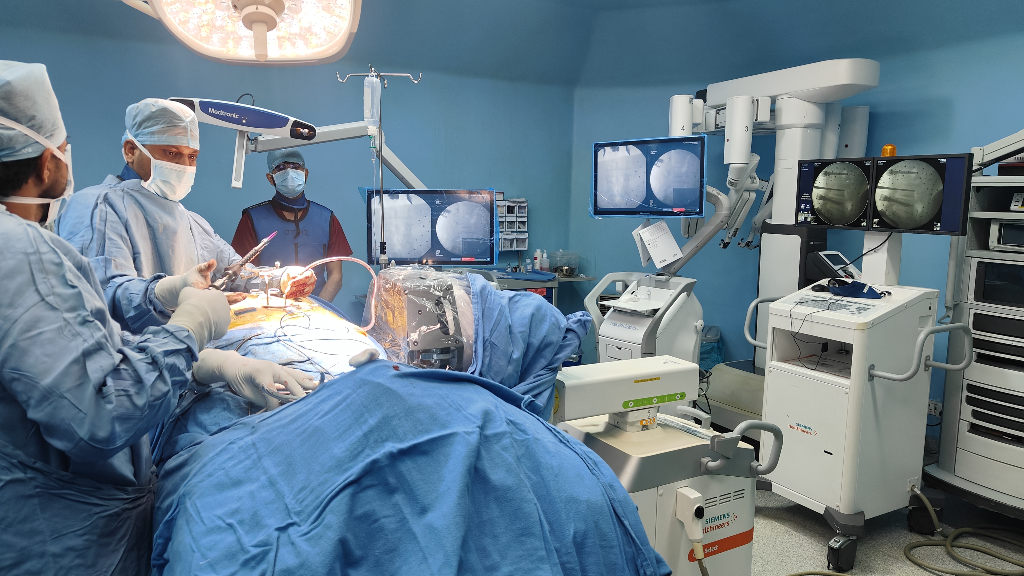 Spinal neuronavigation