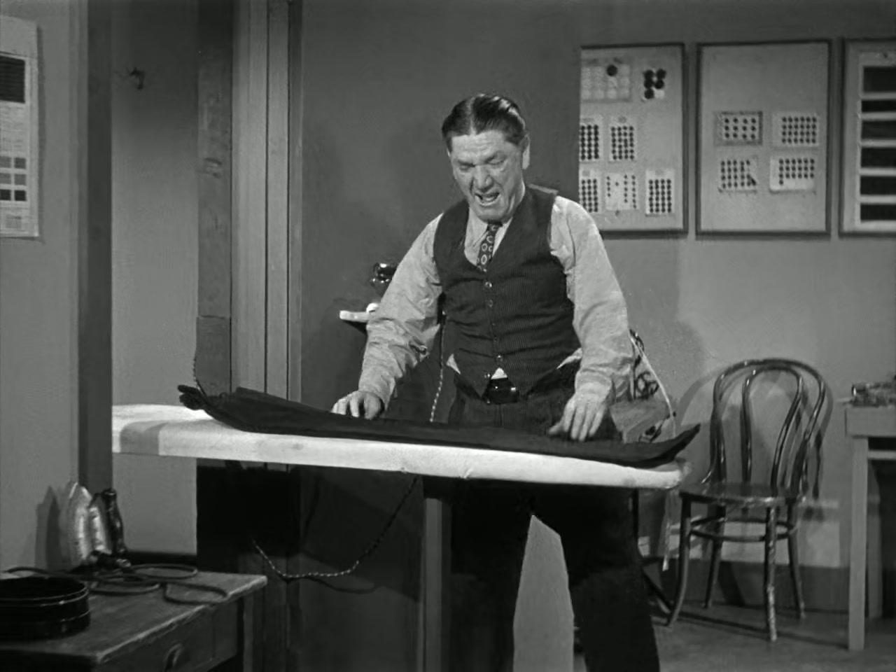 Sing a Song of Six Pants Screenshot