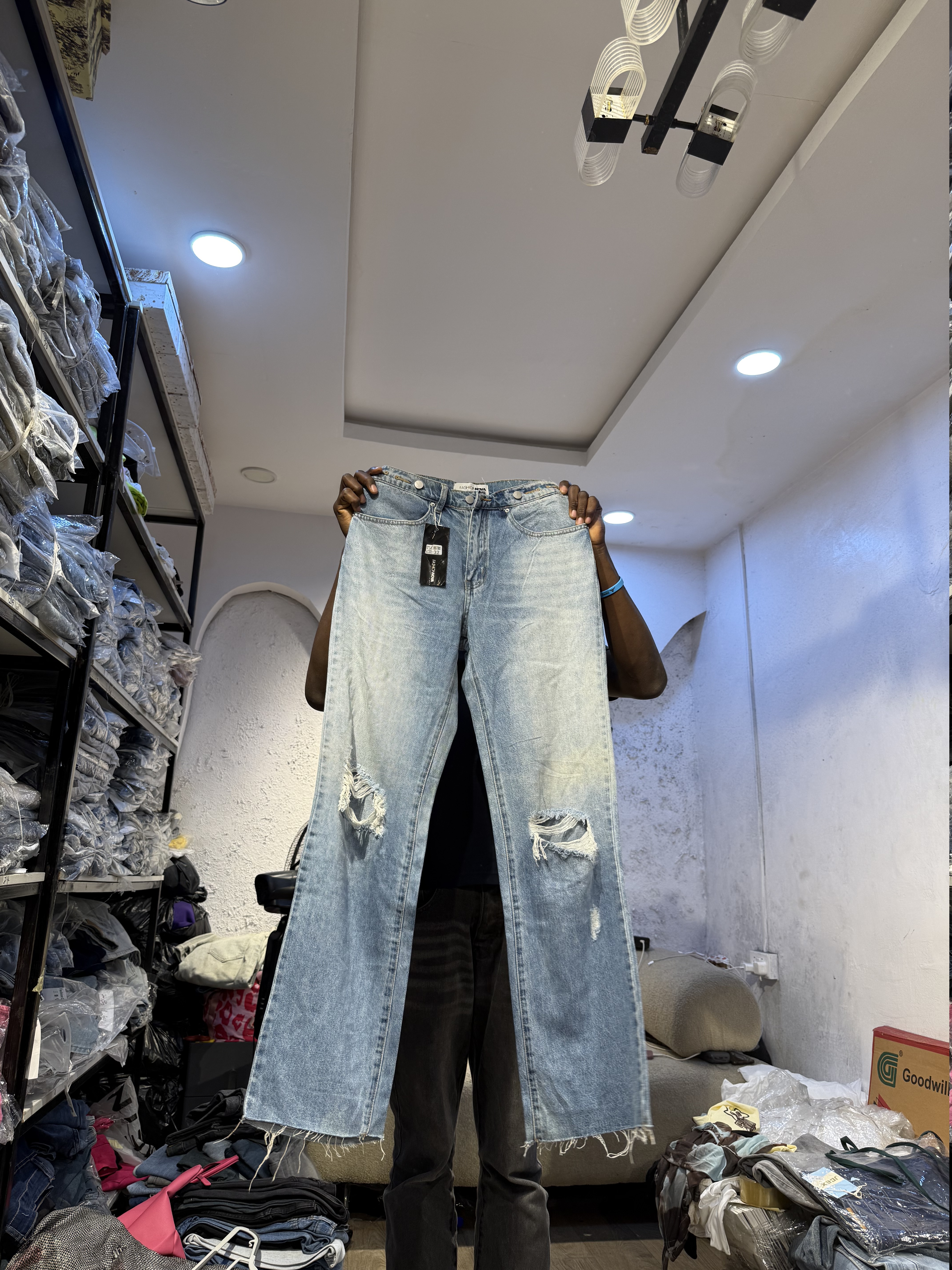 Waist 32