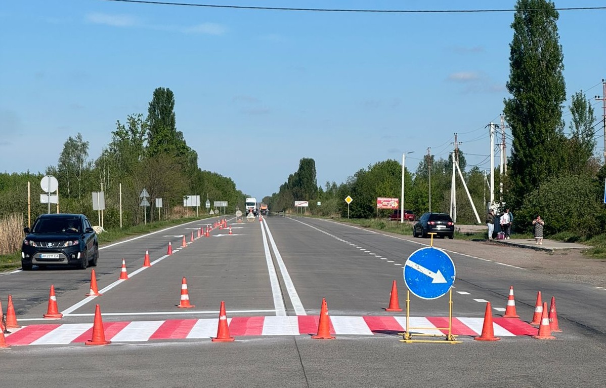 Поновлення дорожнього маркуванння на «Варшавці» завершили та почали на магістралі Київ – Чоп