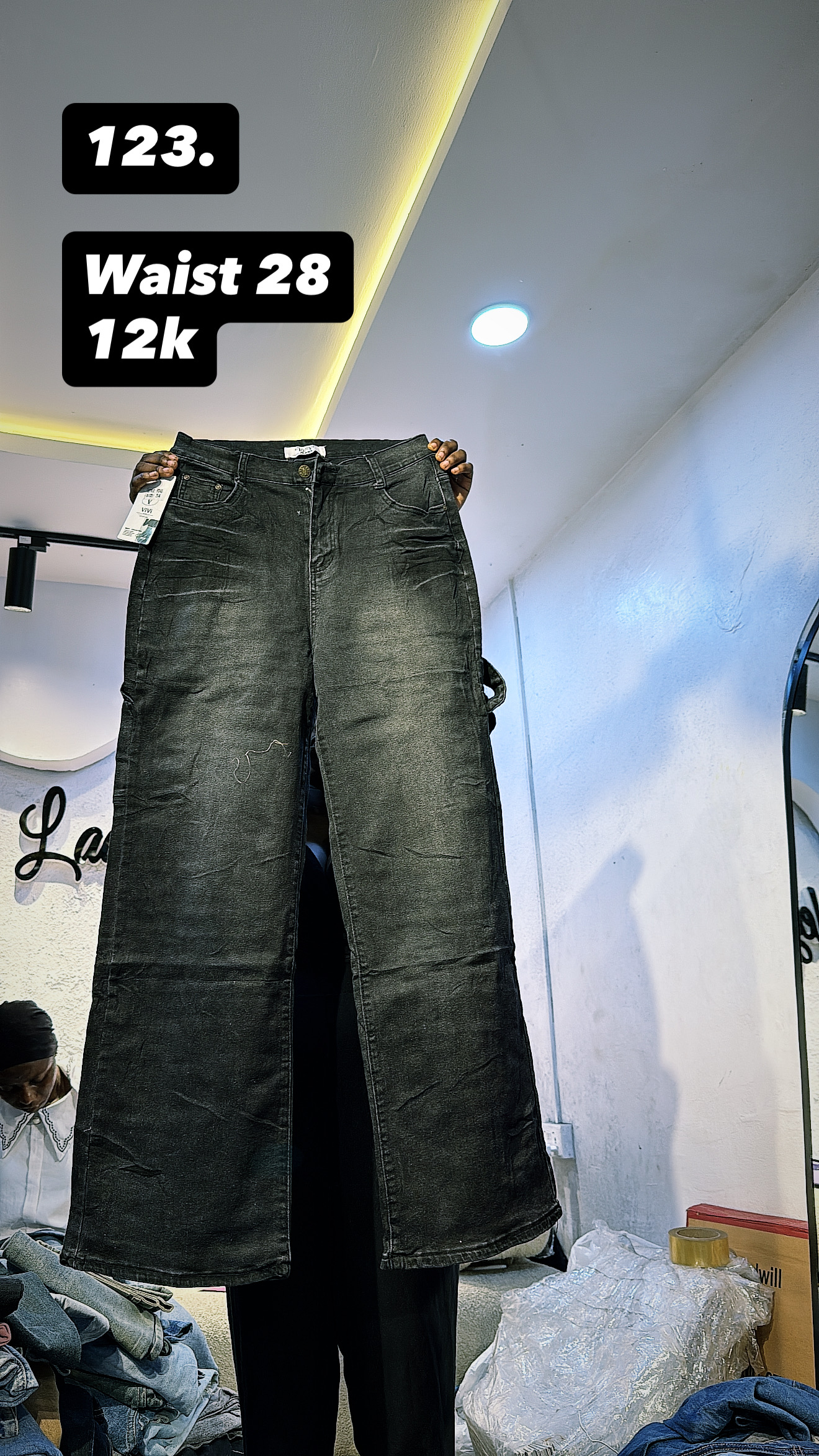 Waist 28