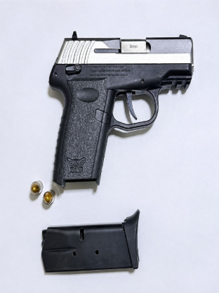 Policía Nacional apresa hombre con arma de fuego sin documentación en La Vega.   .