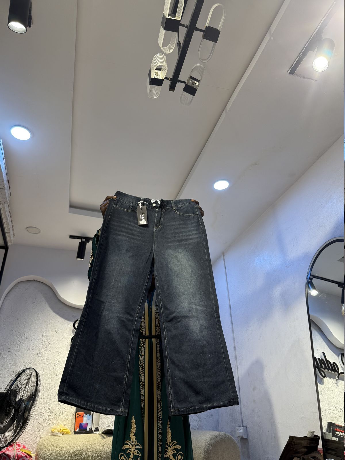 Waist 34