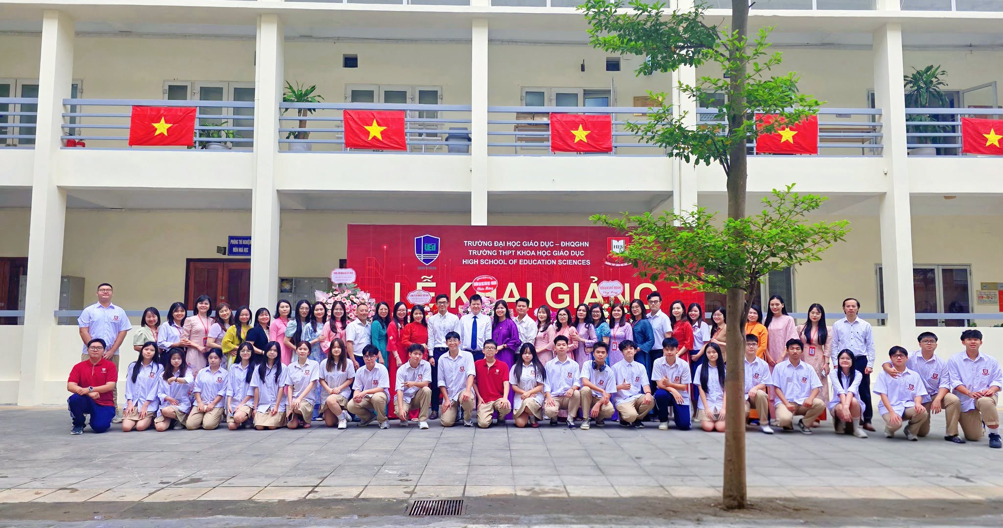 Lễ khai giảng HES 2