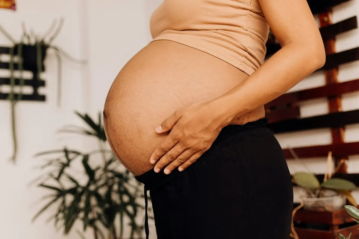 Pregnancy Weight Gain Linked to Complications for All Women