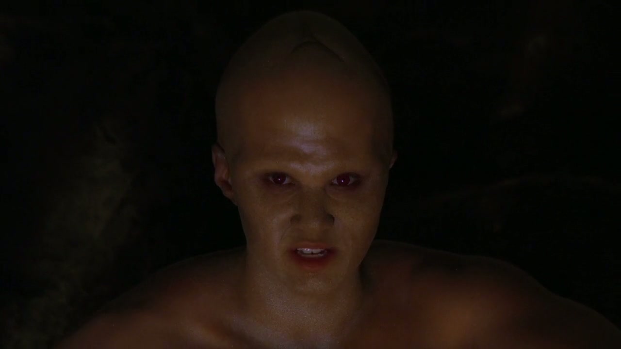Dominion: Prequel to The Exorcist Screenshot