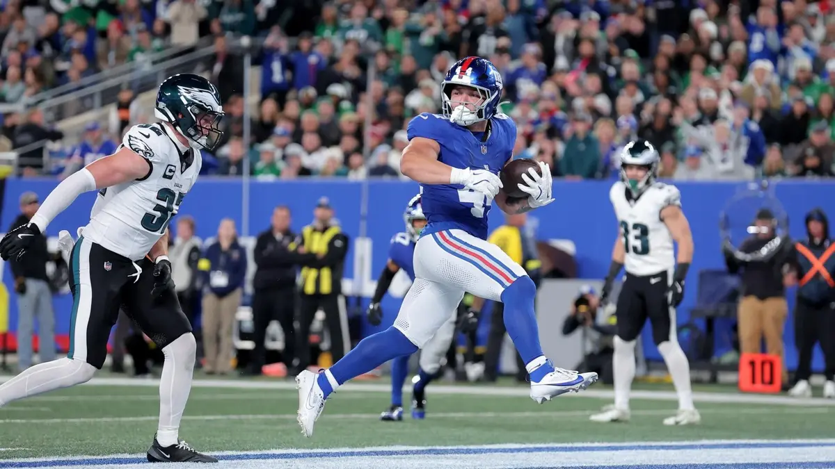 2026 Fantasy Football Draft Guide Unveils Top Players and Key Strategies