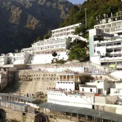 Gauri Bhawan Katra hotel and guest house near Vaishno Devi