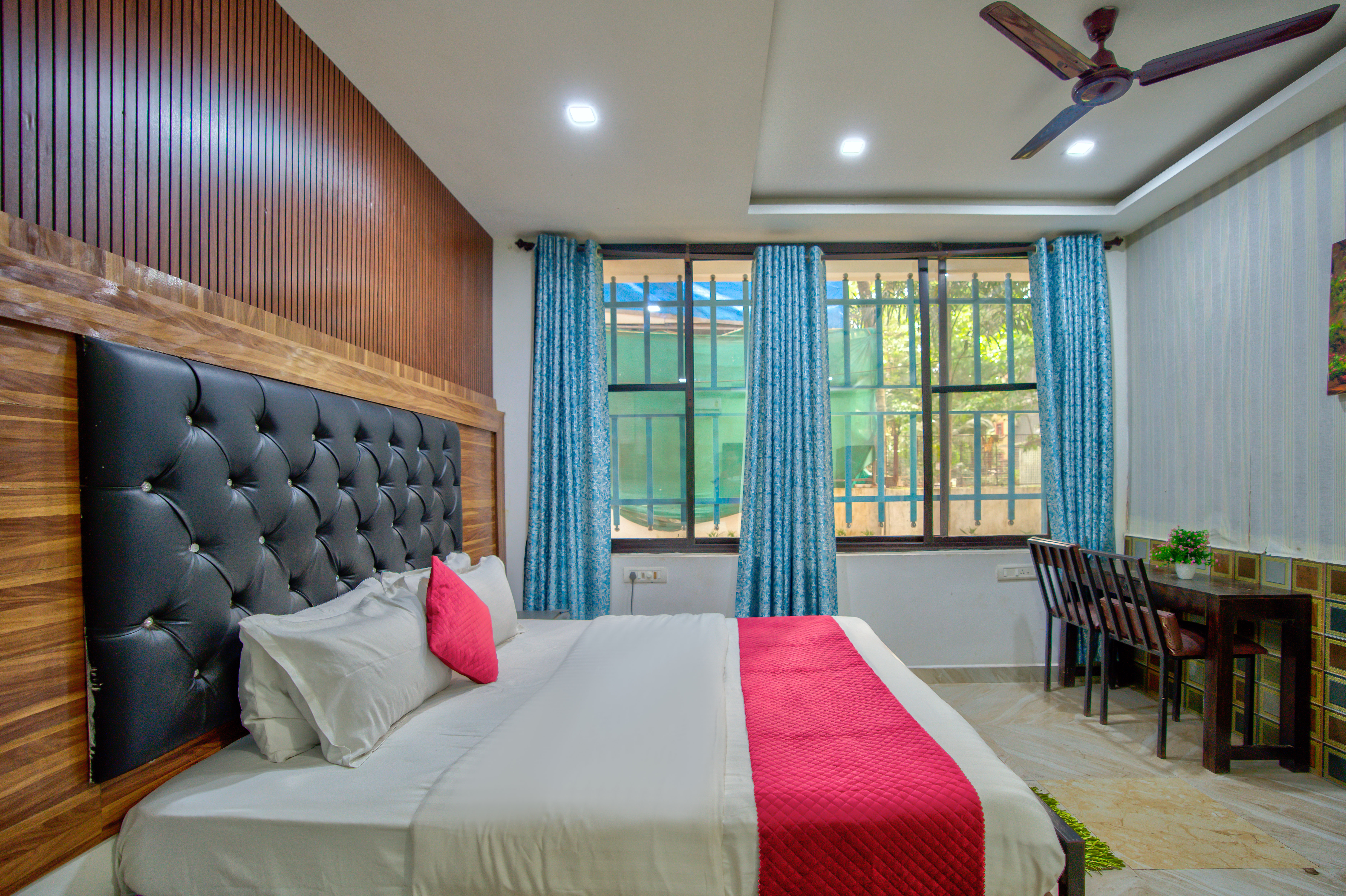 Hotel bright house