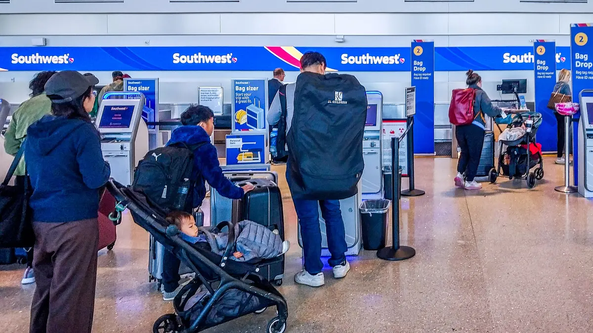 Mamă luptă pentru copiii ei cu autism pe un zbor Southwest Airlines.