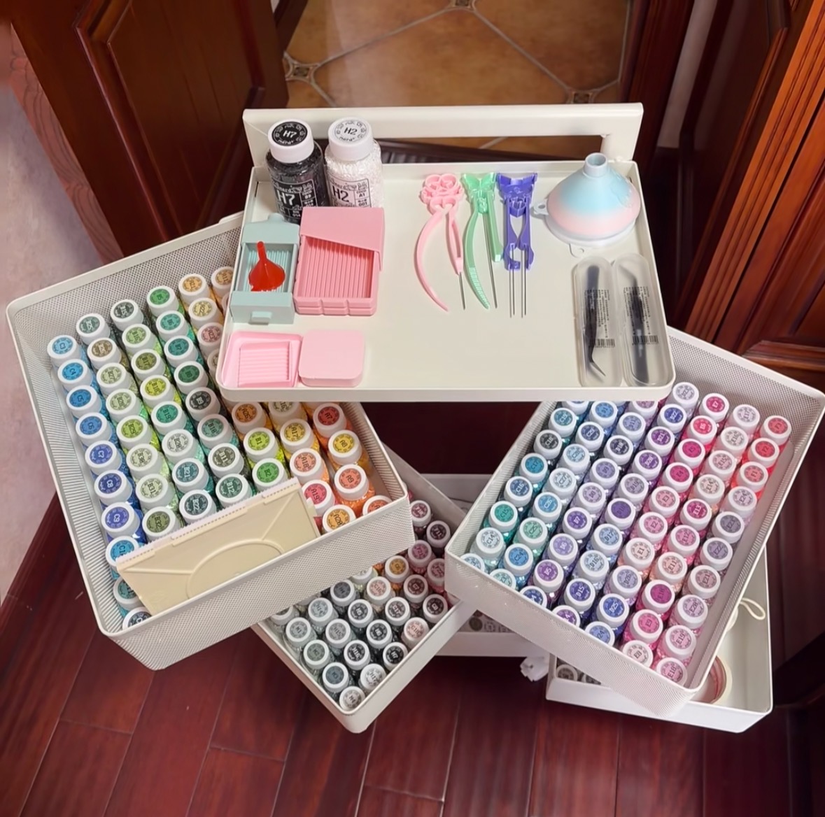 Struggling to choose a Perler bead starter kit? Avoid gimmicks and wasted money. This guide shows you only the essential tools, beads, and supplies you really need—no fluff, perfect for beginners and parents.