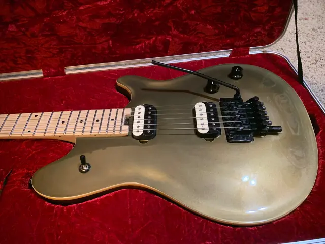 EVH-Wolfgang-Special-Gold