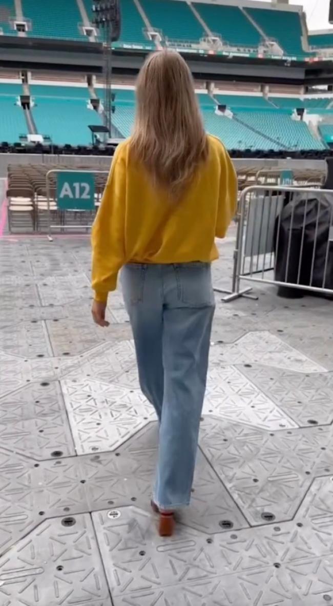 “De vuelta a la oficina”, subtituló Swift el video del viernes.Instagram/Taylor Swift