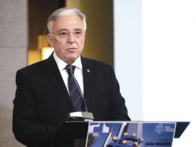 Economia României se redresează lent, dar inflația scade