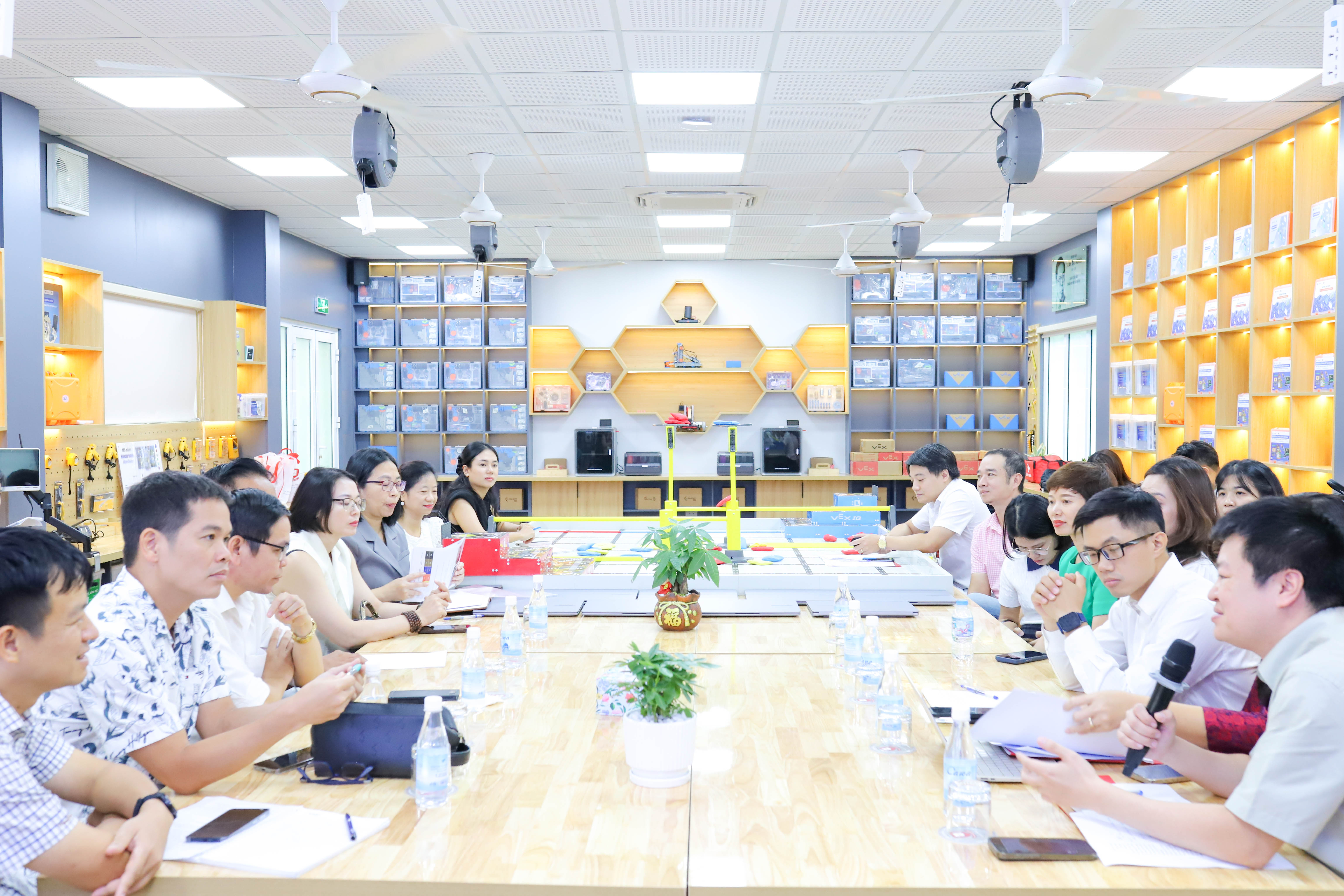 Họp phụ huynh HES 12