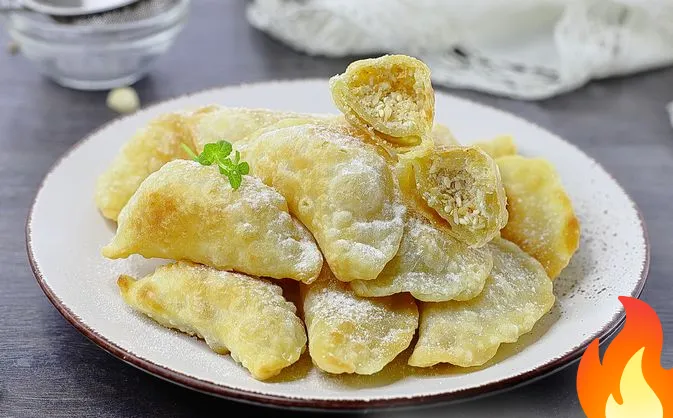 Постер Жареные сладкие вареники с арахисом