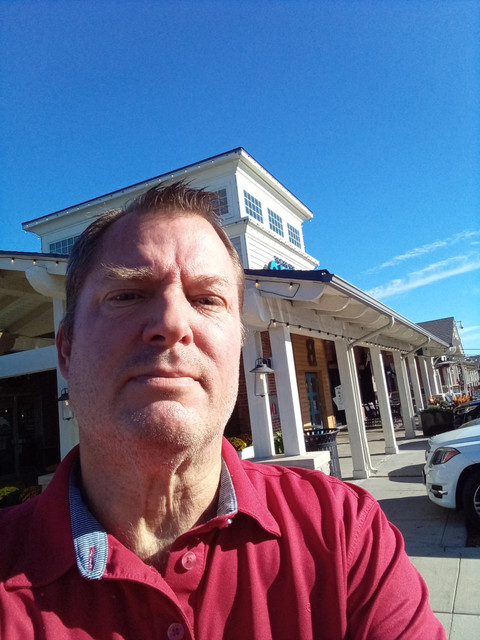 Charlieoutside1.jpg
