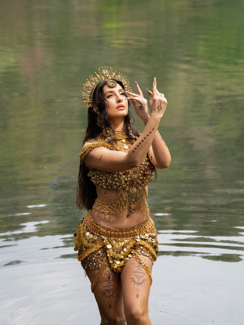 Nora Fatehi (6).jpg