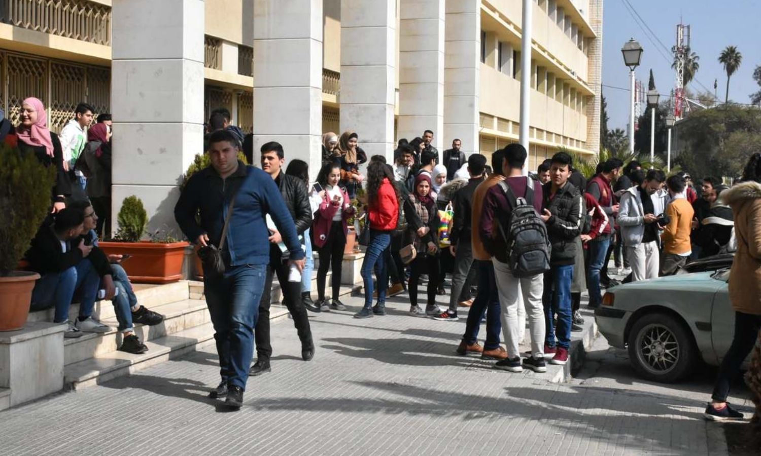 لماذا وصلت مخرجات الجامعات السورية إلى حالة الجفاء مع سوق العمل ؟