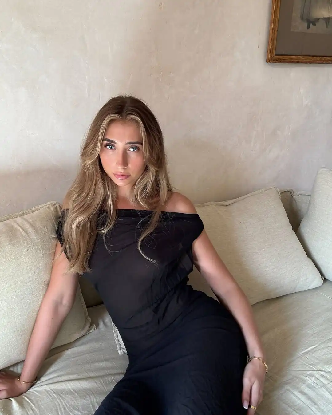 Lily Phillips Wallpapers Insta Sport Bio (11)