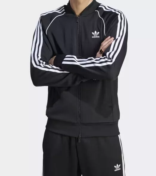 Campera SST negra, detalle
