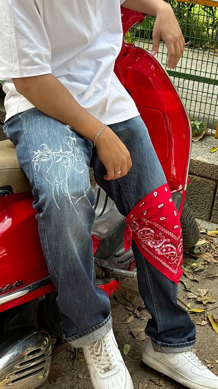 Red Bandana - photo 2
