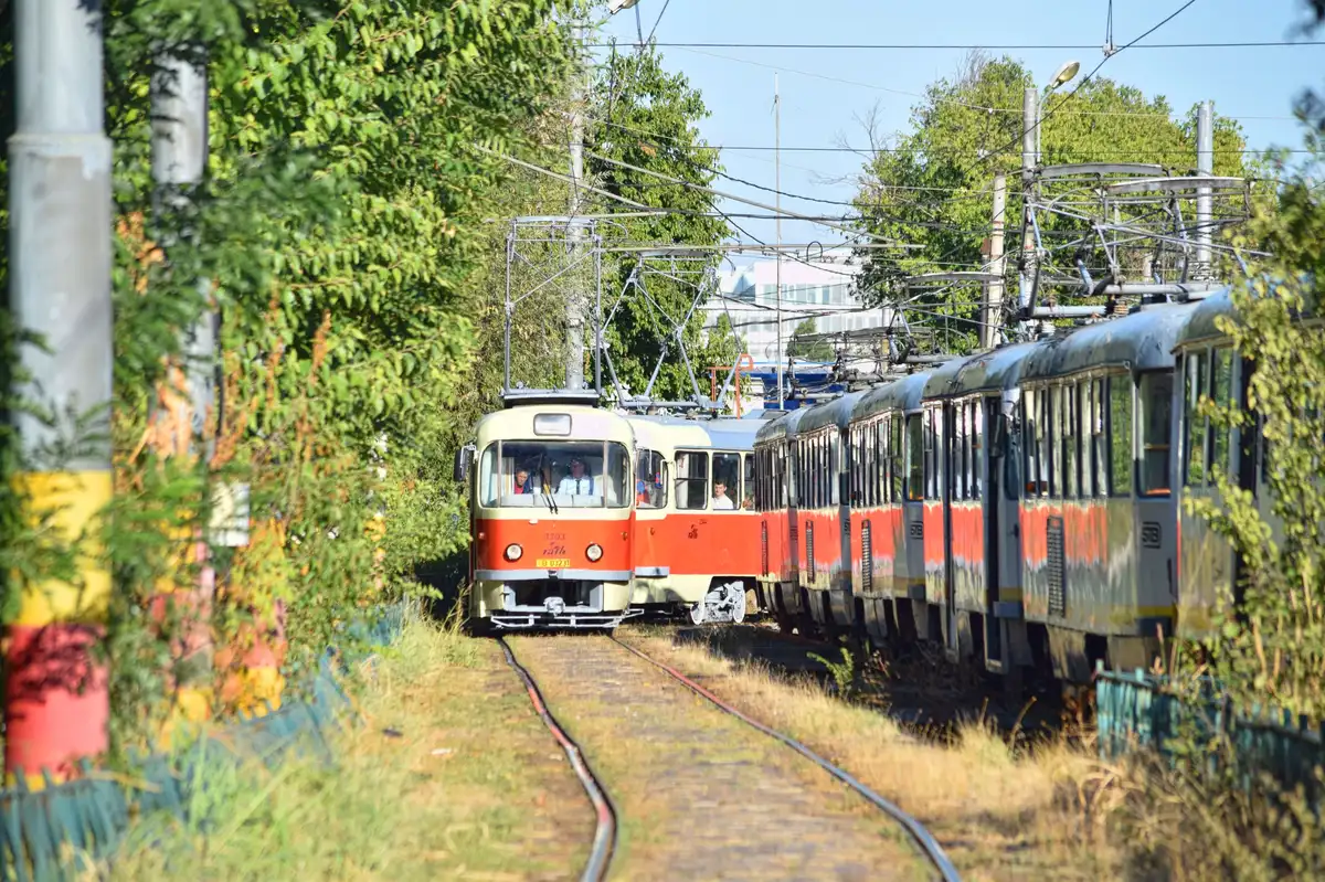 Tramvaiele Tatra ies definitiv la pensie după ani de serviciu în București