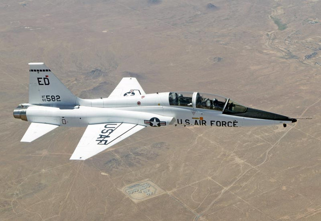 T 38 Talon over Edwards AFB.jpg