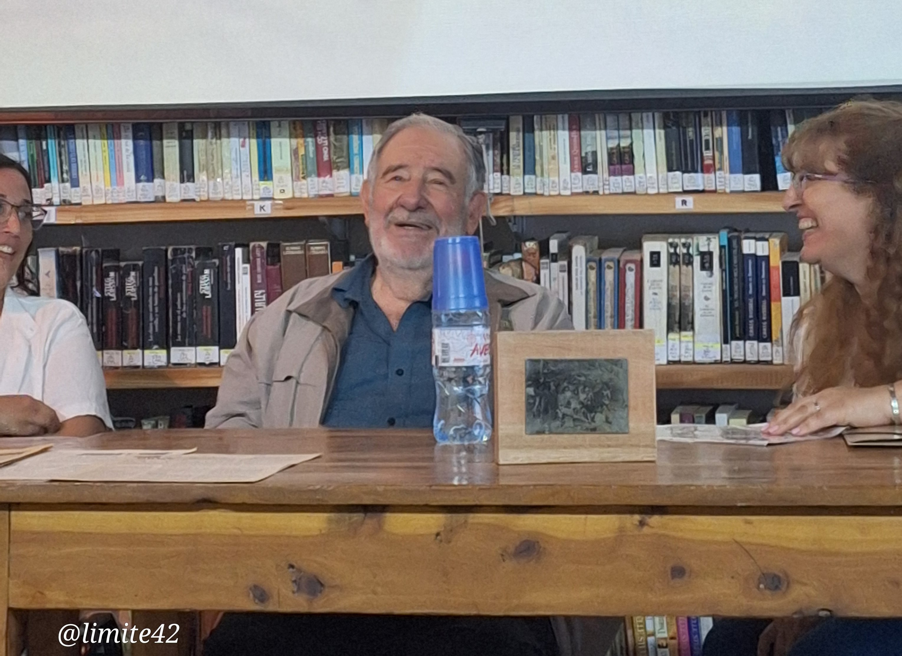 Presentaron en El Bolsón el archivo digital del Hora Sur