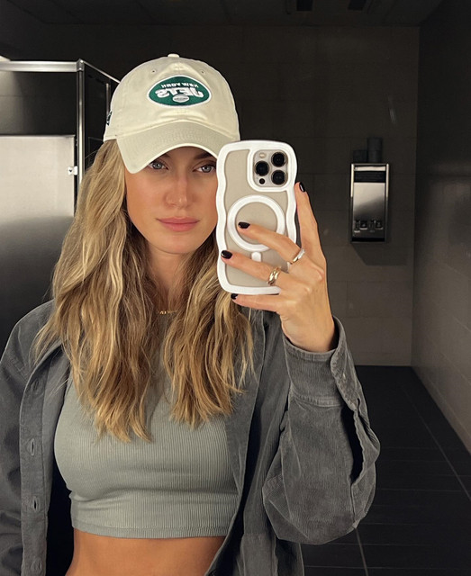Caroline-Lowe-4.jpg
