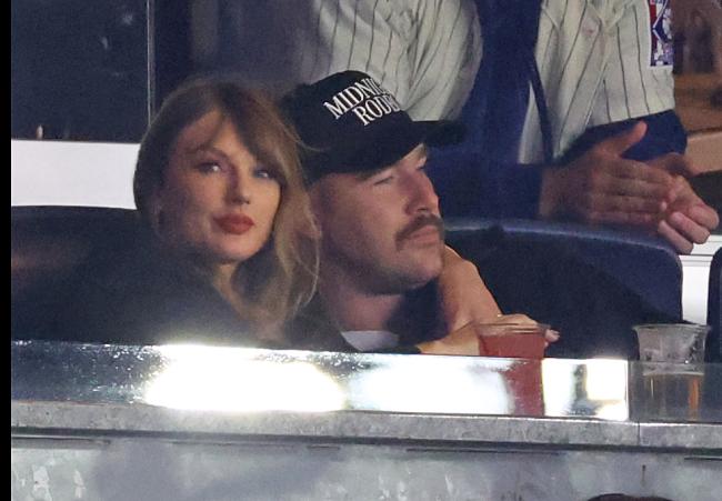 La pareja también tuvo una cita divertida en el Yankee Stadium el 14 de octubre.Robert Sabo para el New York Post
