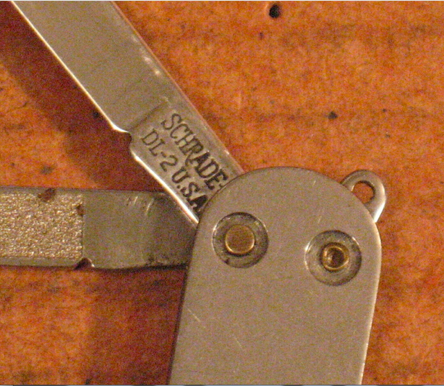 Schrade-DL-2-without-case-3