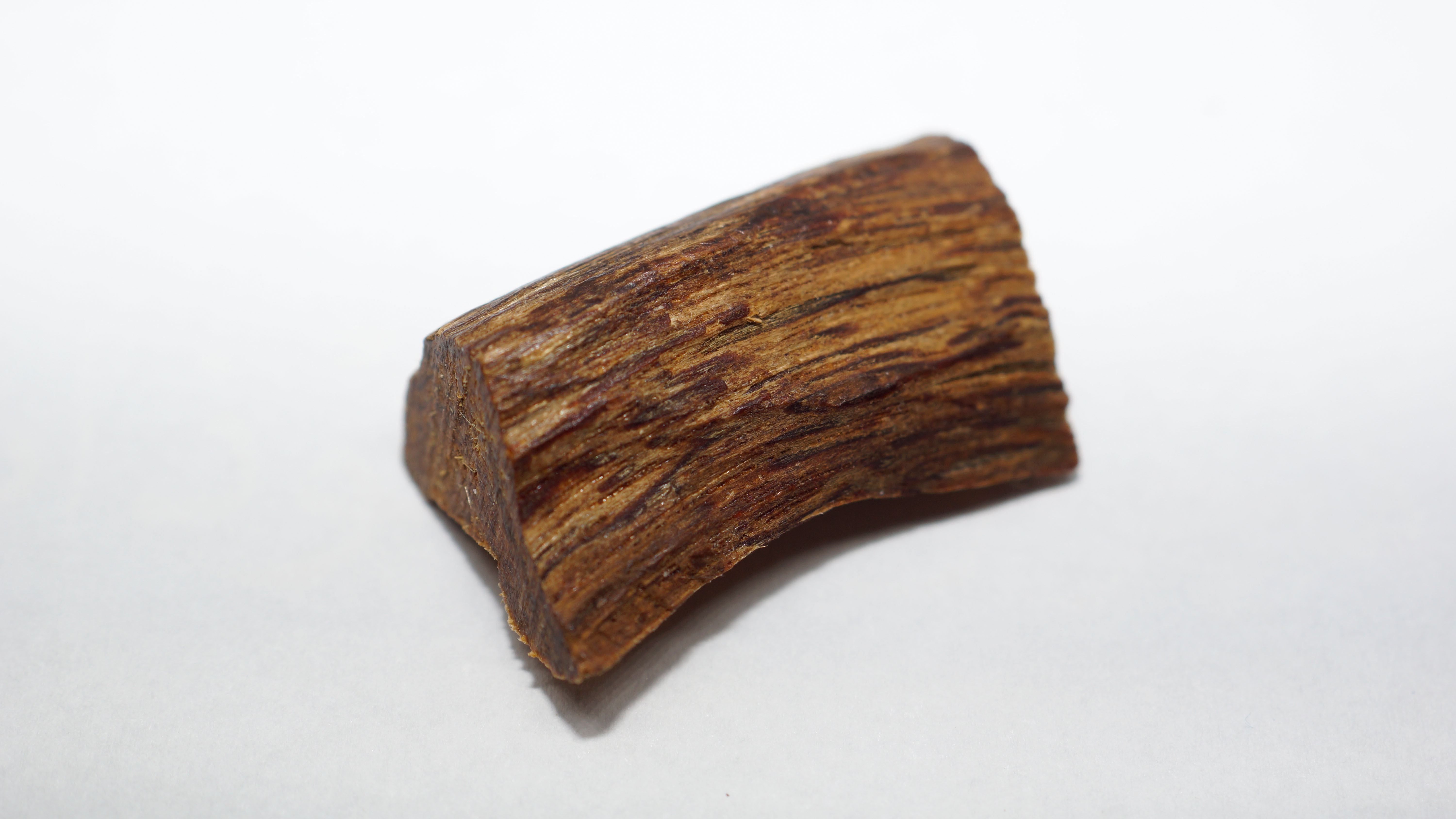 [Ouddict.com] Oud Wood