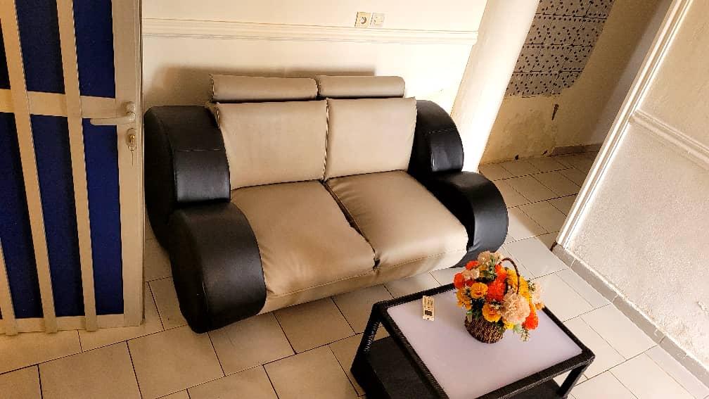 Studio meublé à louer à Biteng, Yaoundé - 15000 FCFA/nuit