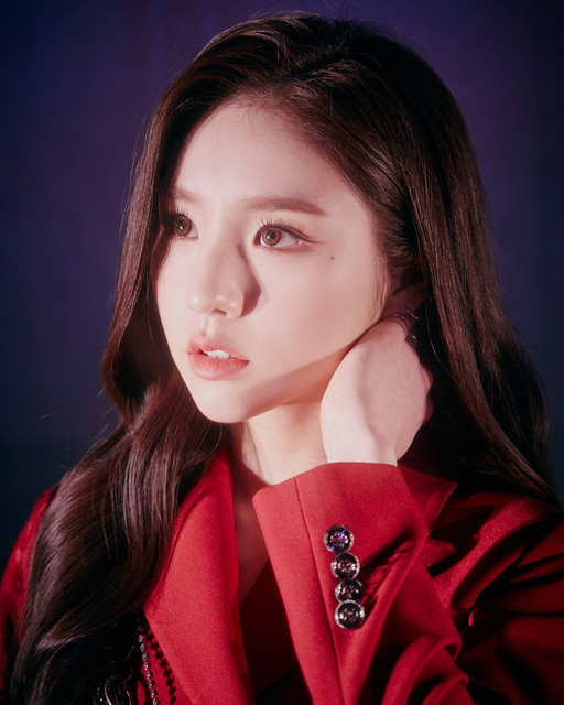 Loona Teasers B Shots 01.jpg