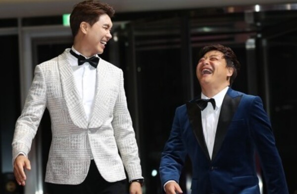 윤정수 결혼식에 박수홍 불참... 과거 '손절설' 재점화되자 윤정수 직접 해명 '눈길'