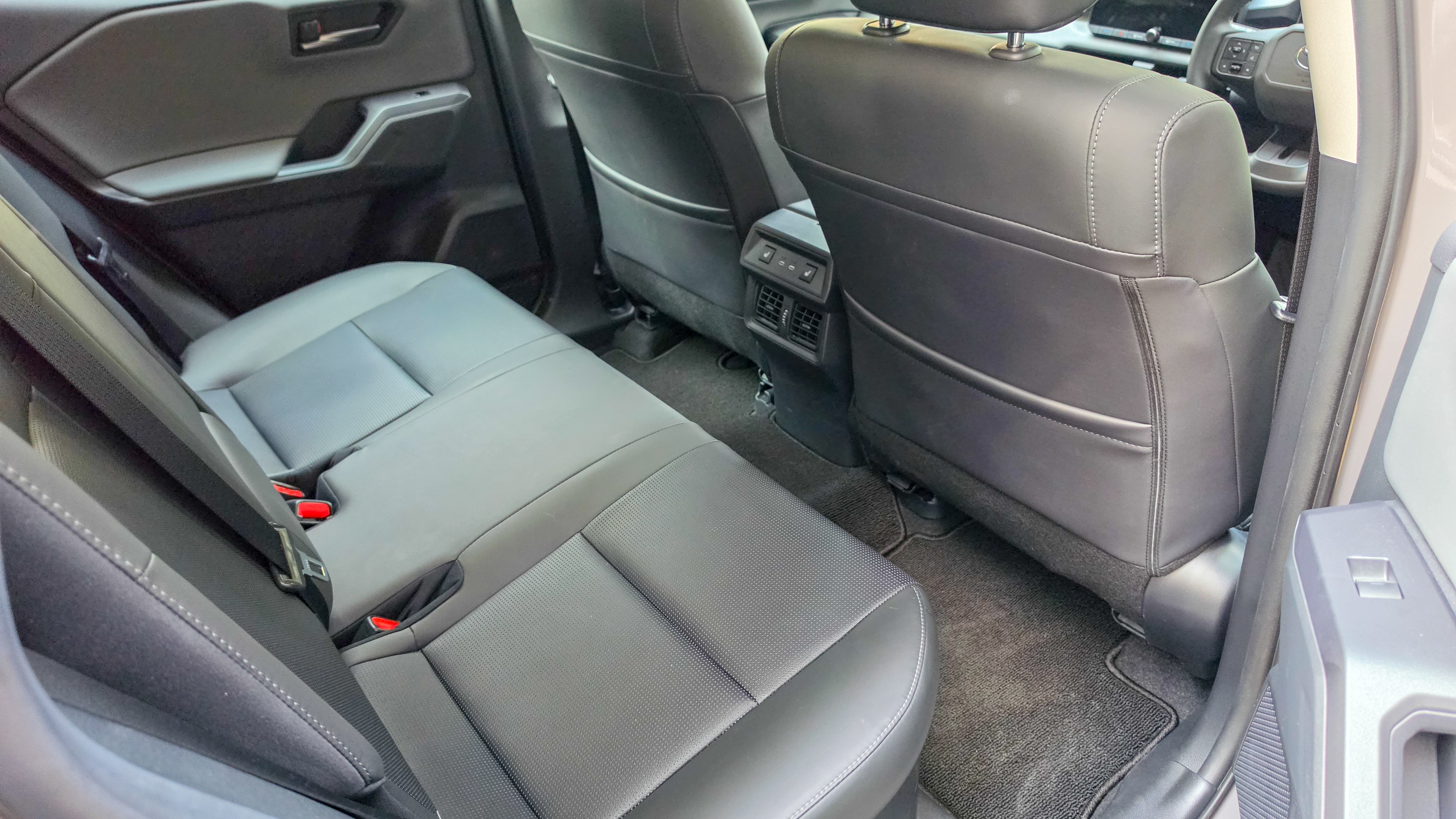 Toyota RAV4_Rear Seats