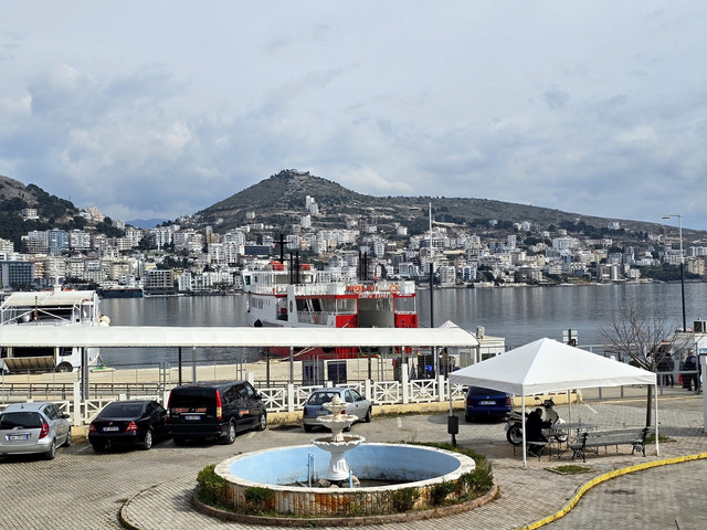 103.jpg