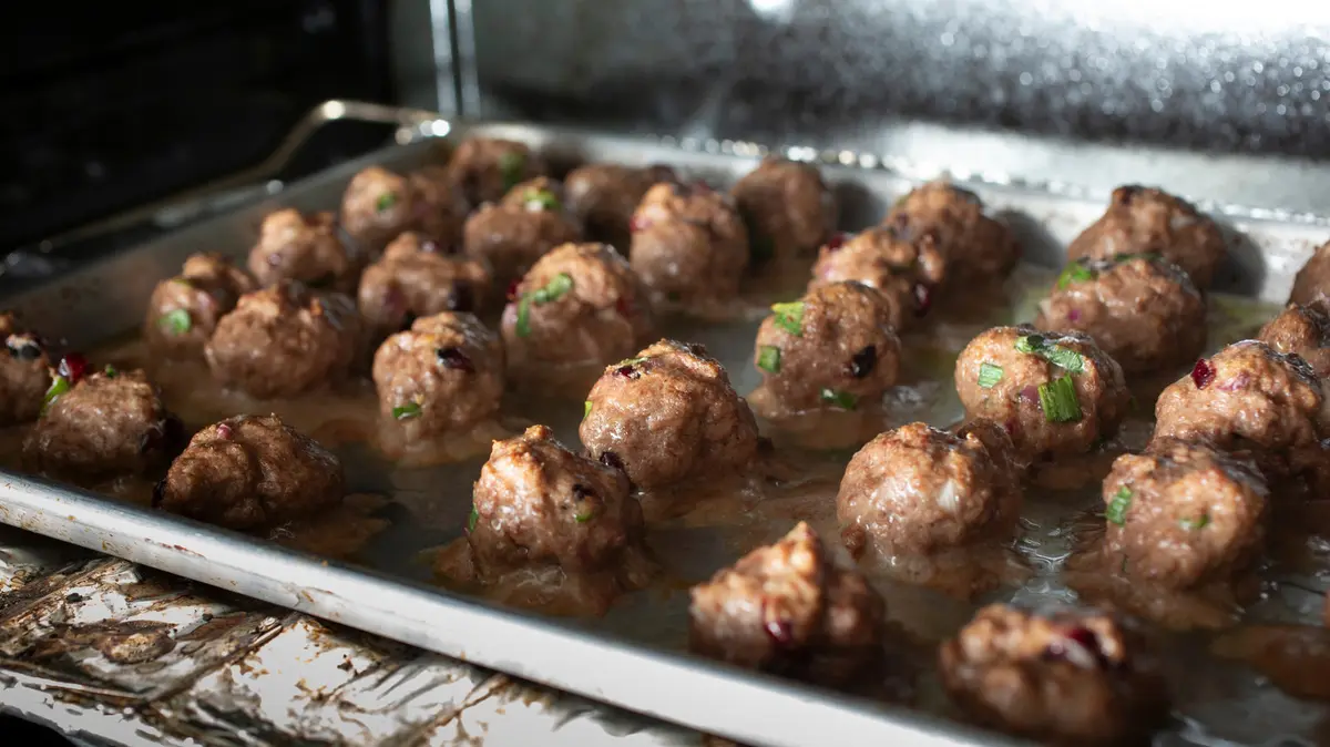 The Right Oven Temperature For Juicy Meatballs