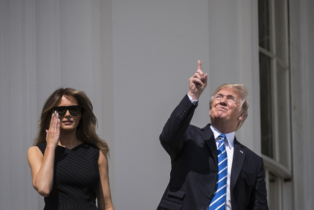 trump-melania-eclipse.jpg