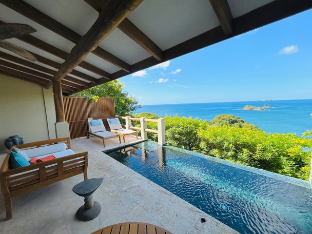 Luxury beachfront villa in Costa Rica with private plunge pool and ocean views – ideal property investment opportunity in 2025