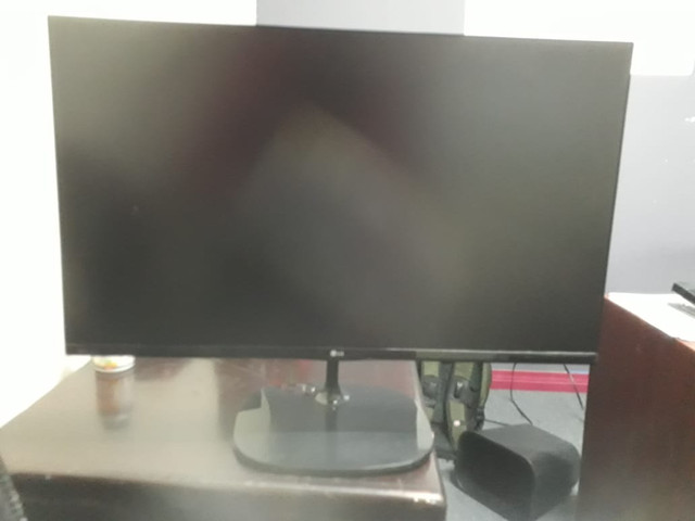 monitor-back
