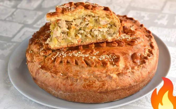 Постер Бездрожжевой пирог на сметане, с картошкой и курицей