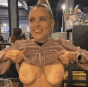 flashing1017 010.gif